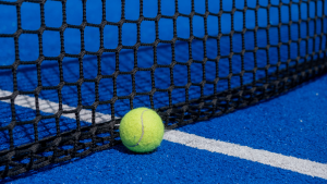 Padelnät och boll