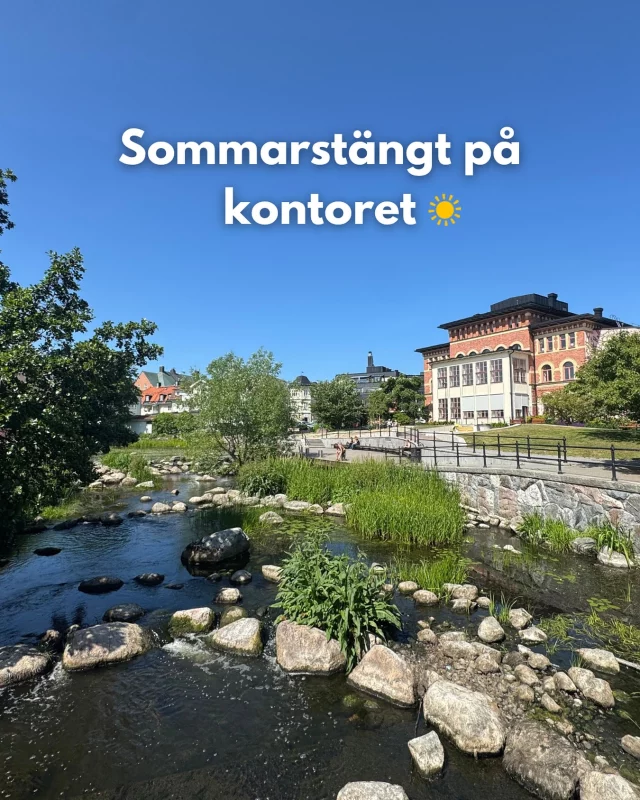 Nu stänger vi kontoret för sommarsemester och öppnar igen måndagen den 4 augusti. På vår webbplats hittar du information om hur du som hyresgäst kommer i kontakt med vår fastighetsskötare och gör felanmälningar under sommaren. 

Vi önskar en riktigt skön sommar! ☀️